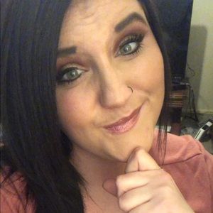 Meet your Posher, Camille